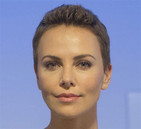 Have You Seen Charlize Therons Beautiful Buzzcut Lately Come See How