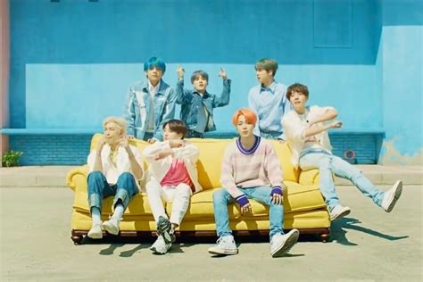 Bts Keeps Up Record Breaking Streak As Boy With Luv Mv Rises To 40