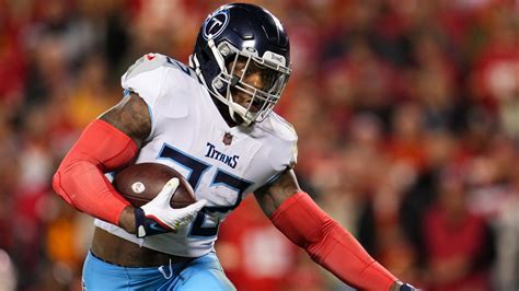 Derrick Henry Injury Update Titans Rb Heads To Locker Room After