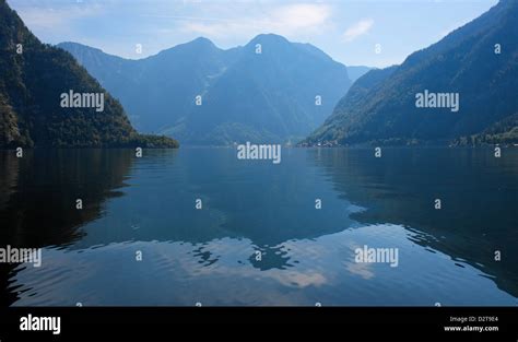 Alpine Hallstätter See Im Salzkammergut Österreich Stockfotografie Alamy