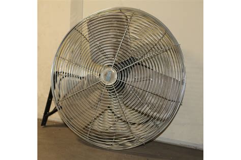 Used Wall-Mounted Industrial Fans | 24