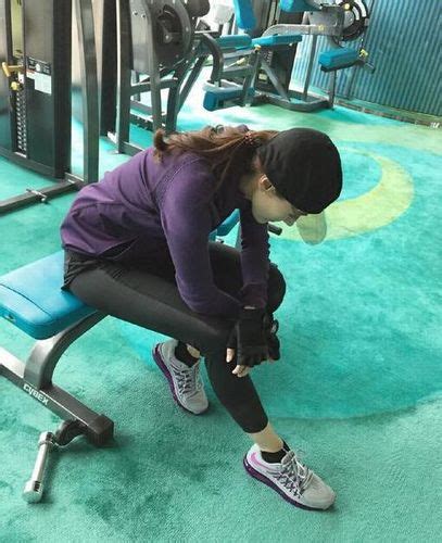 Search for text in self post contents. 45岁李嘉欣用力健身 身材苗条美腿修长-搜狐娱乐