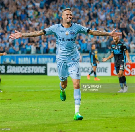 Luan Of Gremio Celebrates After Scoring The Second Goal Of His Team
