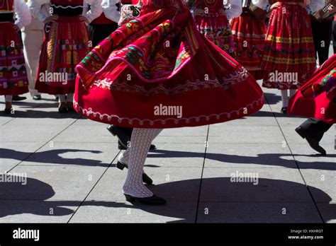 Traditional Portuguese Dancers Stock Photo Alamy