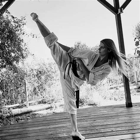 Pin By Ivanov Vivas On Martial Arts Martial Arts Women Female