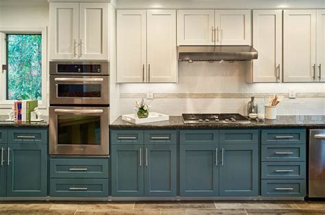 Two Color Cabinets Kitchen Transitional Home Renovations With Shaker