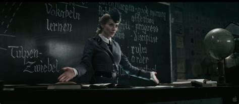 Peeping Tom: Iron Sky, où quand les Nazis contre ...