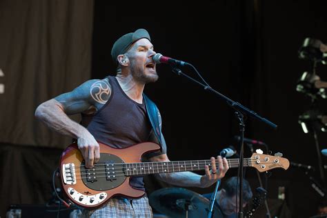 Rage Against The Machine Bassist Tom Commerford Picks Up The Mic In Wakrat