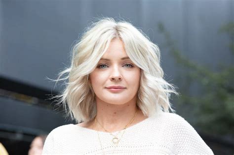 10 Short Messy Hairstyles Taking Over The Styling Scene