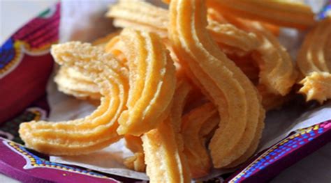 Berikut cara membuat cakwe thailand dan saus pandan! Resep Dan Cara Membuat Kue Kecipir