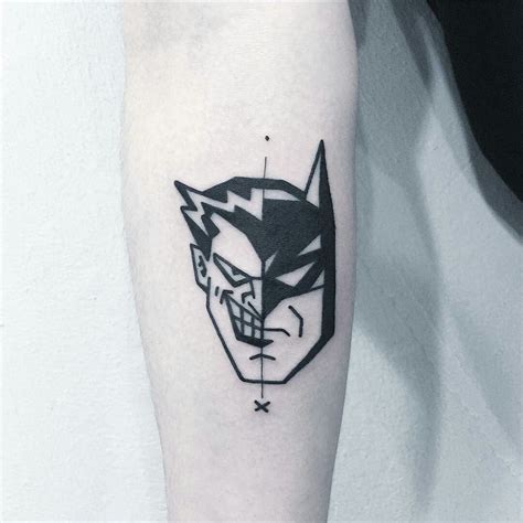 Joker And Batman By Greem Greemtattoo Tatuajes Del Símbolo De
