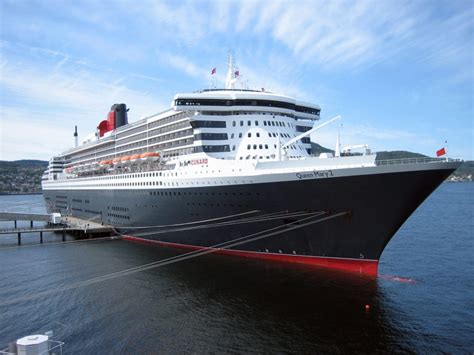 Cunard queen mary 2 (qm2) dress code. Hunde reisen auf der Queen Mary 2 im Hundehotel Kreuzfahrt ...
