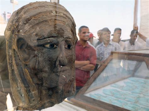 Egypt Uncovers Mummy Burial Site Near Great Pyramids Mena Gulf News
