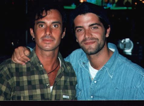 Samuele bersani lascia dunque risuonare il rimbombo sordo di un giovane autore di talento che ha appena scoperto e' questa forse a tutt'oggi l'opera maggiore a firma samuele bersani, sotto più di. Quei favolosi anni 80, e sbuca anche Samuele Bersani - 1 ...