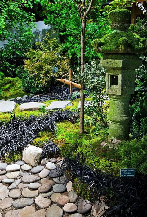 And, with every feature carefully considered with an emphasis on control, japanese gardens make a perfect alternative to our other small garden ideas. Japanese Zen Gardens