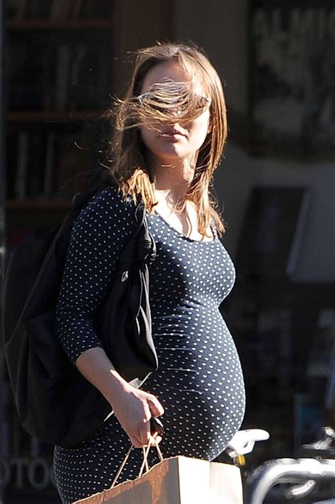 Pregnant Natalie Portman 1200 X 1804 Polkadottedformfittingdress Street Pregnant