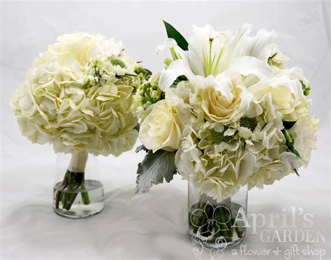 Whites And Creams Are Classic Wedding Colors This Bridal And