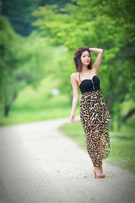 Lee Ji Min Outdoor Set In Strapless Leopard Maxi Daily Sexy Girls