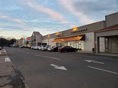 Henderson Pointe - Broad Reach Retail