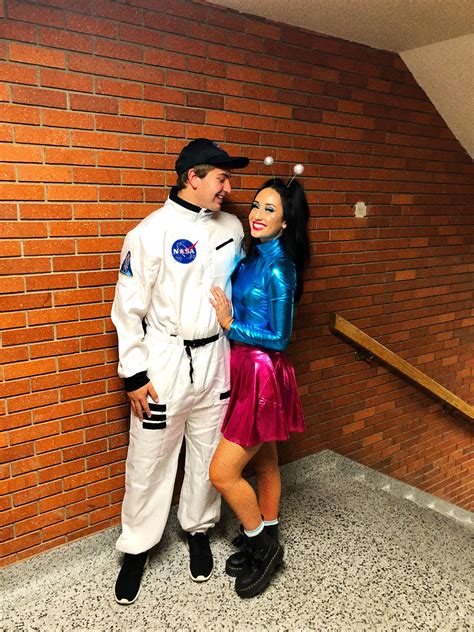Alien couples costume | Couples costumes, Alien couples costume, Astronaut and alien costume couples