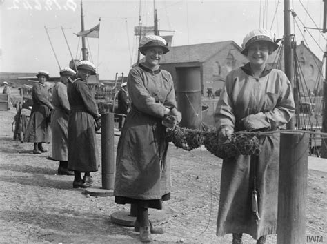 the women s royal naval service on the home front 1917 1918 naval women in history lowestoft