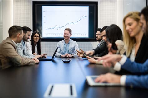 10 Tips For Organizing Meetings That Benefit Your Team