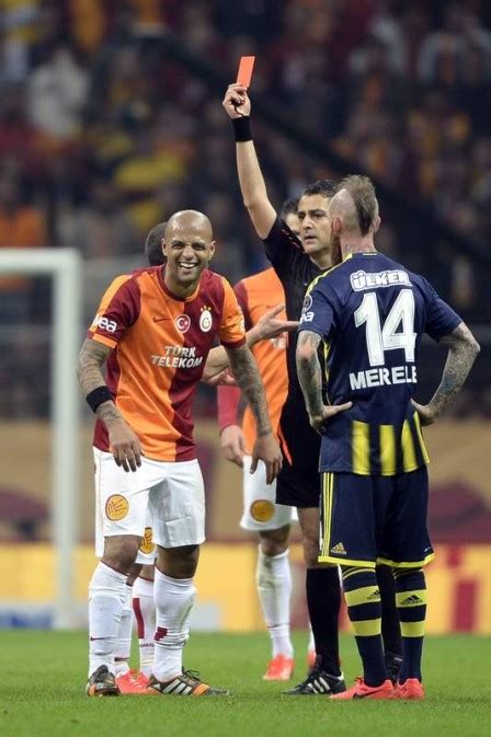 Felipe melo galatasaray 7 konusuna ait görseller ve resimler | renkli hobi. Felipe Melo cai na gargalhada ao receber cartões e deixa ...