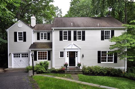 Love This Exterior Paint Color For A Colonial Home White Trim Brown