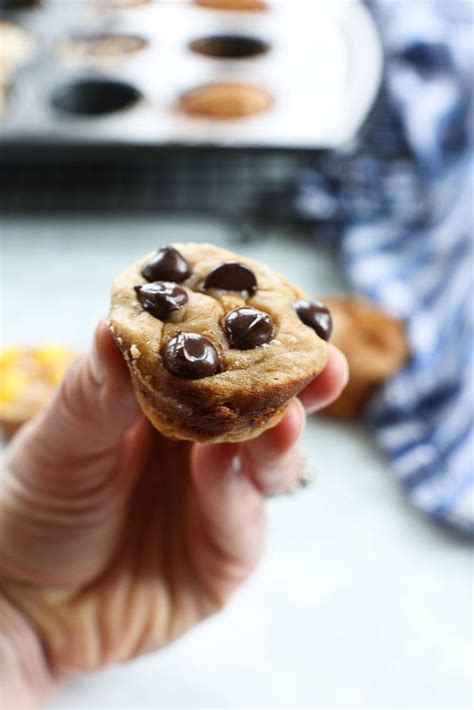 It looked simple, just 5 ingredients, and healthy. 5-ingredient Blender Muffins-15 Ways - Happy Healthy Mama