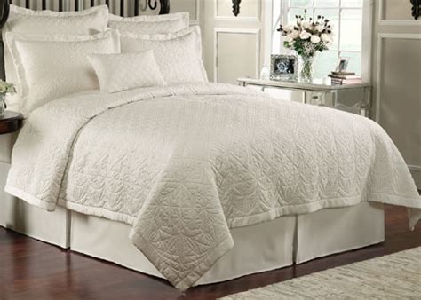 Also available as a headboard only if required. Lismore Quilt Ivory by Waterford Luxury Bedding ...