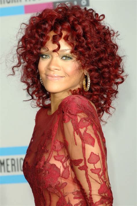 Rihanna Red Hair Pictures Celebrity Hair Colors Burgundy Hair Rihanna