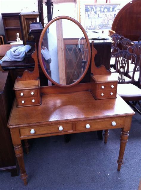 1 200 french provincial victorian classic makeup vanity table. Victorian Duchesse Dressing Table and Oval Mirror in solid ...