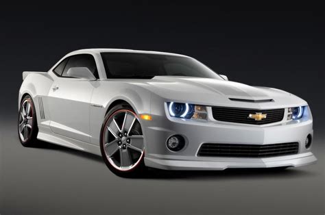 A White Chevrolet Camaro Is Shown In This Image