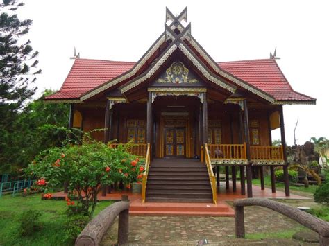 21 Gambar Rumah Adat Kalimantan Barat