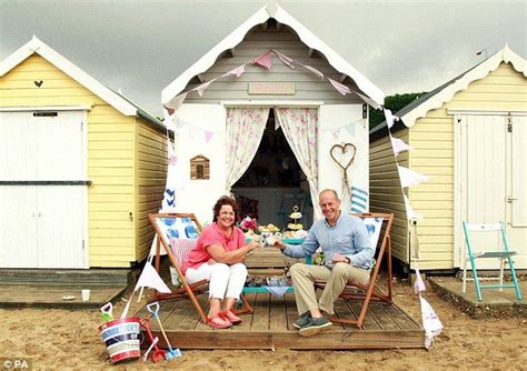 Inside Britains Beach Hut Of The Year And Its A Quick Tour Essex