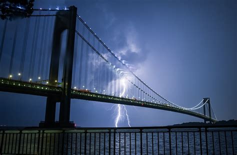 City Life Org - PHOTOS: Lightning at the Verrazzano Narrows Bridge