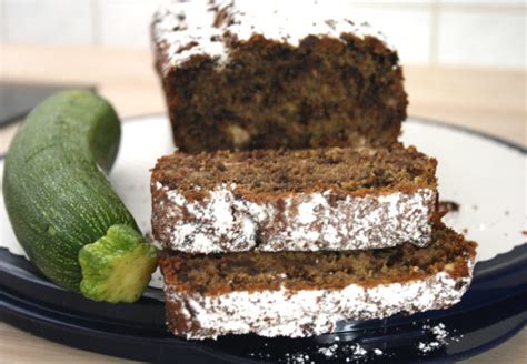 Der arbeitsaufwand hält sich in grenzen, wie praktisch! Feiner Zucchinikuchen (vegan) - Schürzenträgerin