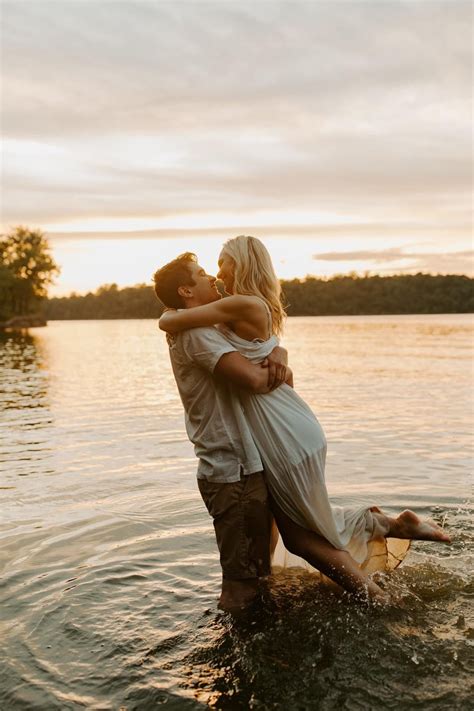 Water Engagement Photos Engagement Photo Outfits Summer Themed