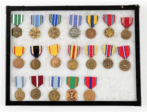 lot detail lot of assorted us military medals