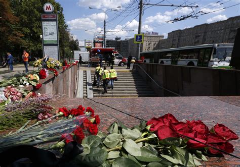 Deadly Subway Train Derailment In Moscow