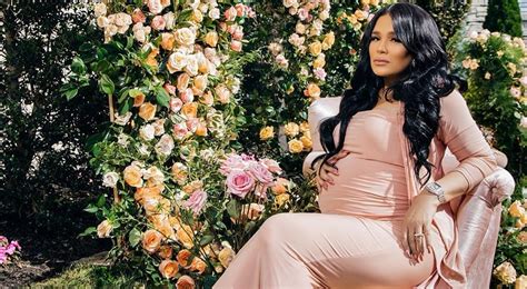 Emily B Announces Pregnancy On Instagram And Fans Flood The Ig Comments With Rude Comments