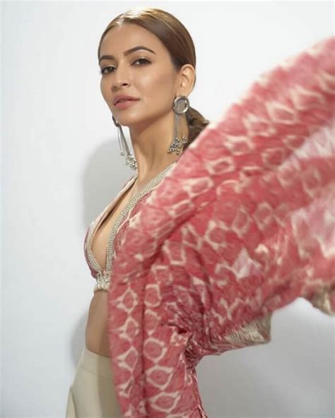 Recent Clicks Of Kriti Kharbanda In Hot Poses Actress Album