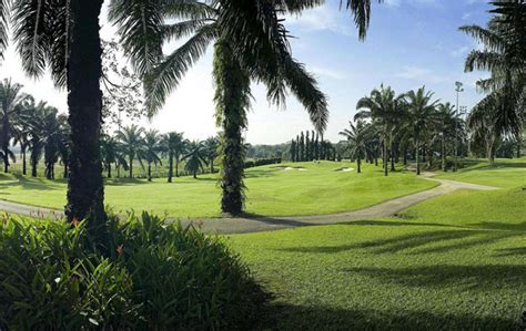 The country club closed in 1990 and ground was broken for the new casino hotel complex on october 7, 1991. Bukit Kemuning Golf Country Resort in Kuala Lumpur, Malaysia
