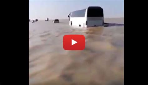 Meteo Cronaca Diretta Video Arabia Saudita Improvvisa Alluvione Manda
