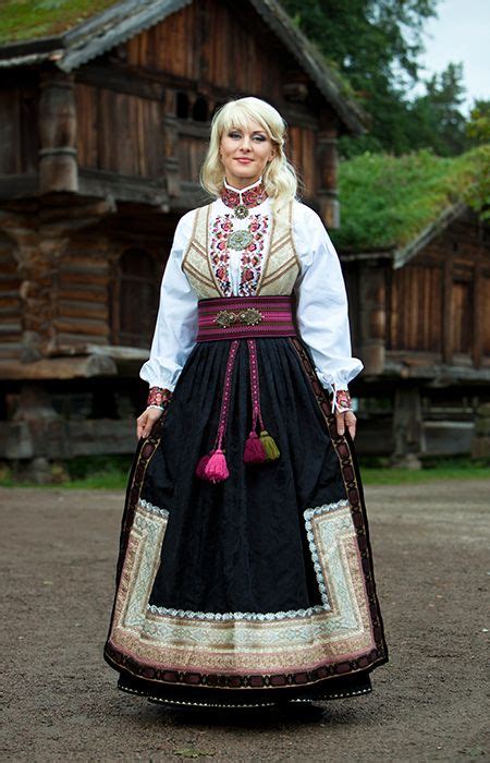 Bunader Oslo Tredje Bunad Norwegian Dress Scandinavian Dress Traditional Outfits