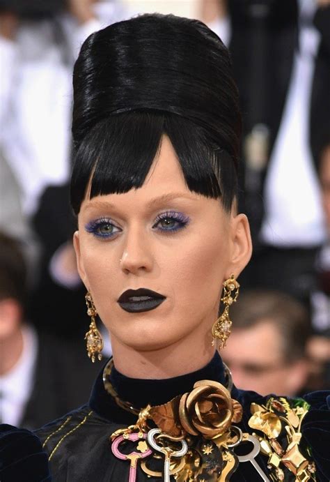 Katy Perry S Beauty Look From The Met Gala 2016 Red Carpet Lightened