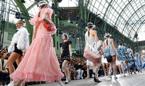 Lagerfeld Retains Coco Chanel Strengths In Paris Fashion Week Spectacle