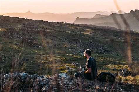 Hiker Enjoying The View Del Colaborador De Stocksy Juno Stocksy