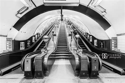 Art Deco Ii Swiss Cottage London Underground Tube Station London Uk