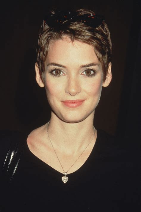 ️winona Ryder Pixie Hairstyles Free Download